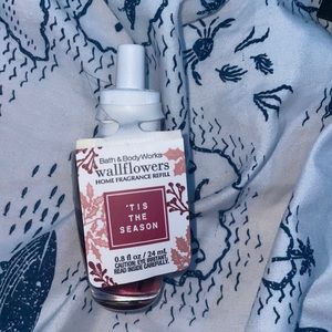 White Barn Wallflower Tis The Season